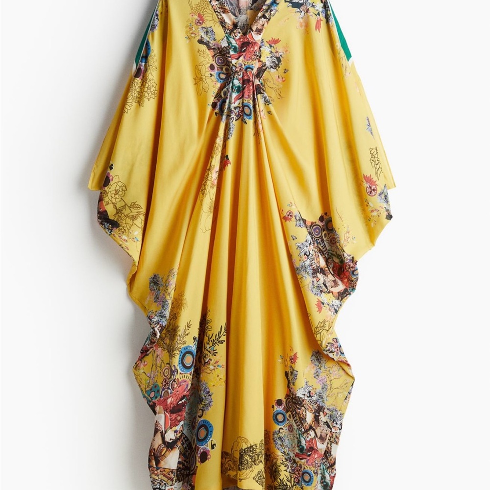 Anamika Khanna x H&M kaftan
